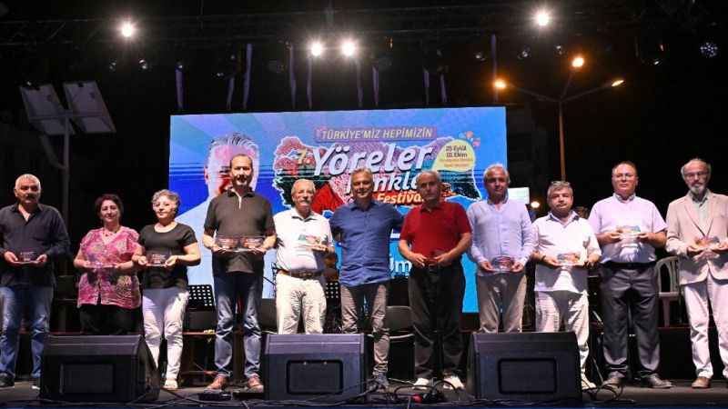 Türküler, 'Neşet Ertaş' için söylendi