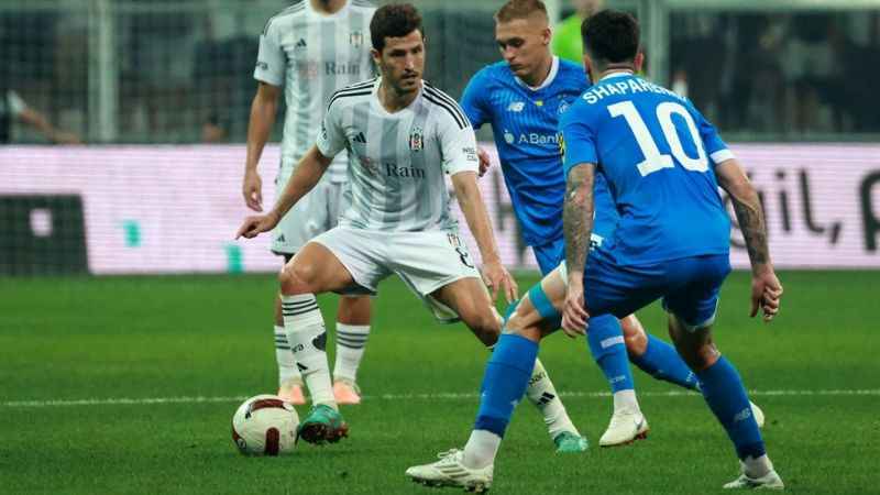 Salih Uçan, Süper Lig'de haftanın merkez orta oyuncusu seçildi