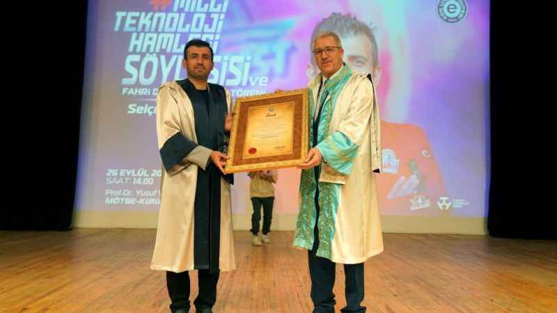 Selçuk Bayraktar’a İzmir'de 'Fahri Doktora' unvanı