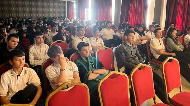 Kütahya’da 100 öğretmen ve öğrenci dolandırıcılık konusunda bilgilendirildi