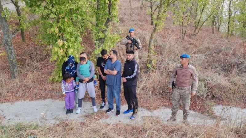 FETÖ şüphelileri Yunanistan'a kaçmaya çalışırken yakalandı FETÖ şüphelileri Yunanistan'a kaçmaya çalışırken yakalandı