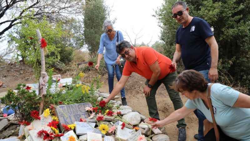 Sanatçı Tuncel Kurtiz, vefatının 10. yılında kabri başında anıldı Sanatçı Tuncel Kurtiz, vefatının 10. yılında kabri başında anıldı