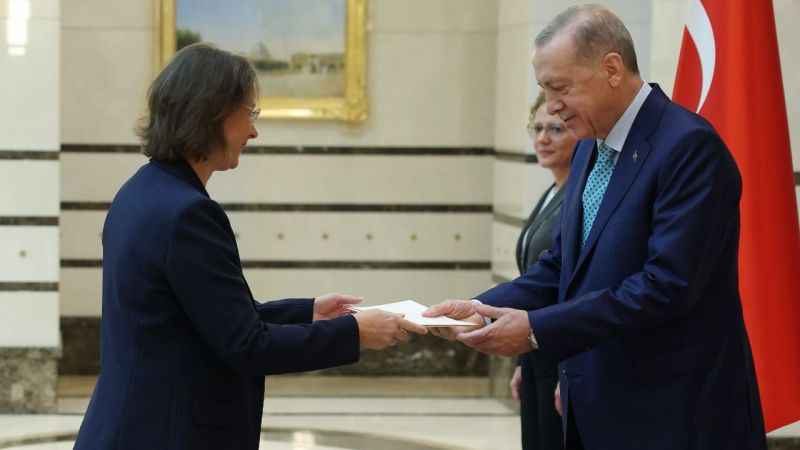 Cumhurbaşkanı Erdoğan, Fransa Büyükelçisi Dumont’u kabul etti Cumhurbaşkanı Erdoğan, Fransa Büyükelçisi Dumont’u kabul etti