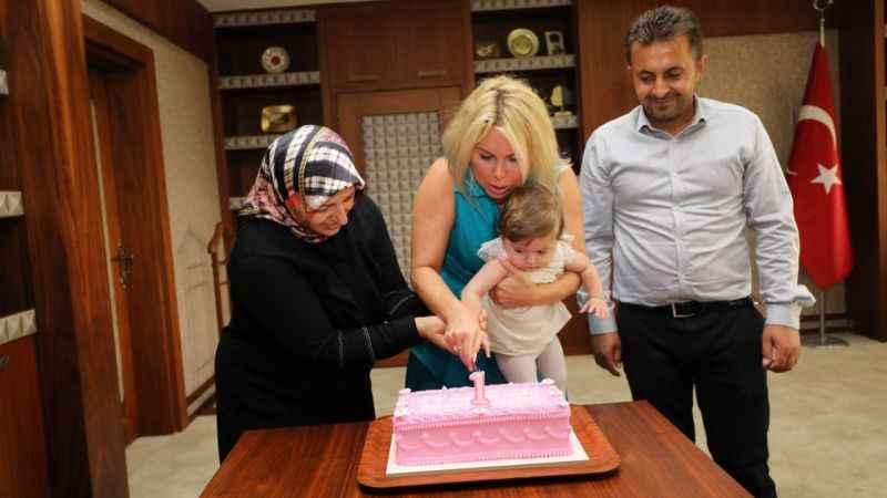 Türkiye’nin ikinci rahim nakli bebeği 1 yaşında Türkiye’nin ikinci rahim nakli bebeği 1 yaşında