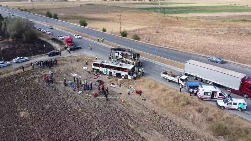 Amasya’da otobüs kazasında ölen 6 kişinin isimleri belirlendi Amasya’da otobüs kazasında ölen 6 kişinin isimleri belirlendi