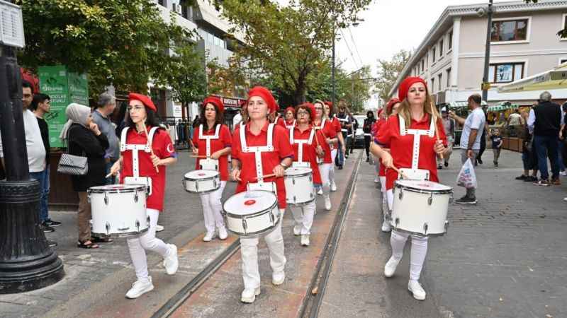 Bu festival hem çok sesli hem çok renkli Bu festival hem çok sesli hem çok renkli