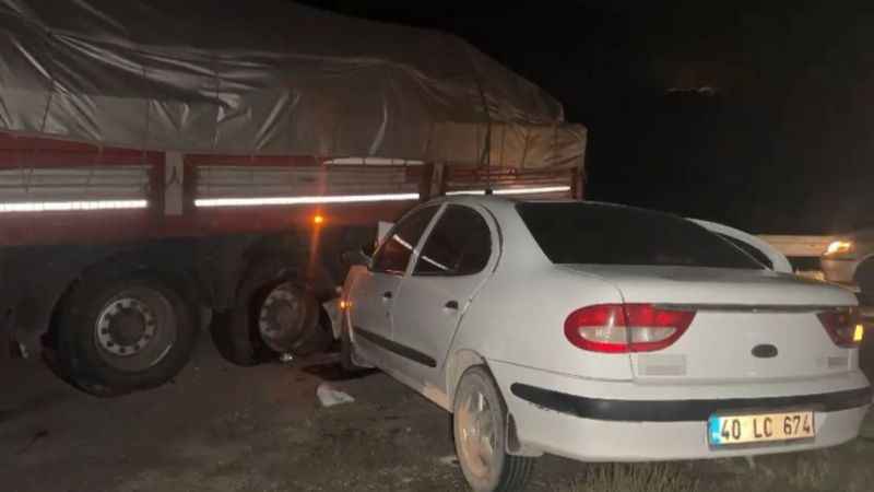 Nevşehir'de tırla otomobil çarpıştı: 4 yaralı