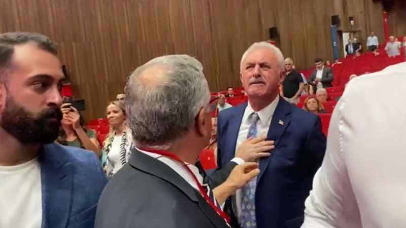 CHP'li milletvekili ile eski ilçe başkanı birbirine girdi