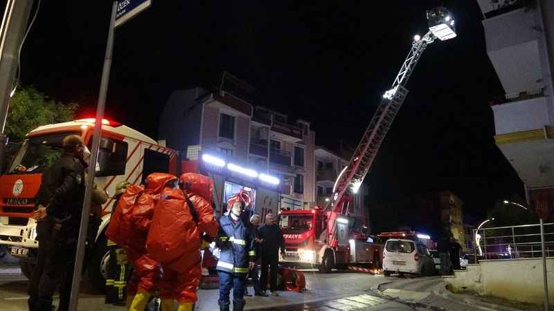 Kocaeli’de reaksiyona giren kimyasal madde patladı, binalar boşaltıldı