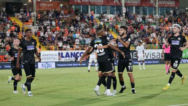  Corendon Alanyaspor: 2 - Fatih Karagümrük: 1