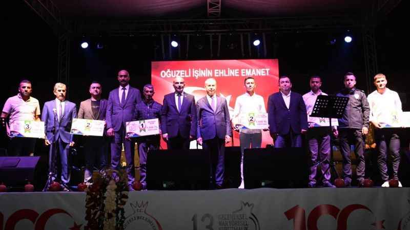 Gaziantep’in ikinci büyük festivali Ali Kınık ile başladı Gaziantep’in ikinci büyük festivali Ali Kınık ile başladı