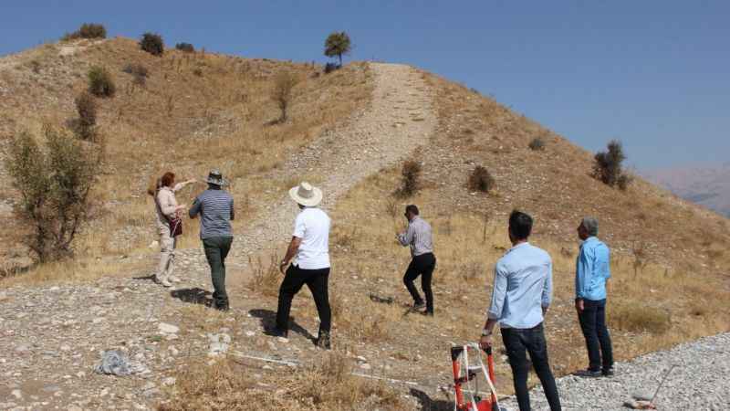 Karakuş Tümülüsü’nün içindeki yapılar görüntüleniyor Karakuş Tümülüsü’nün içindeki yapılar görüntüleniyor