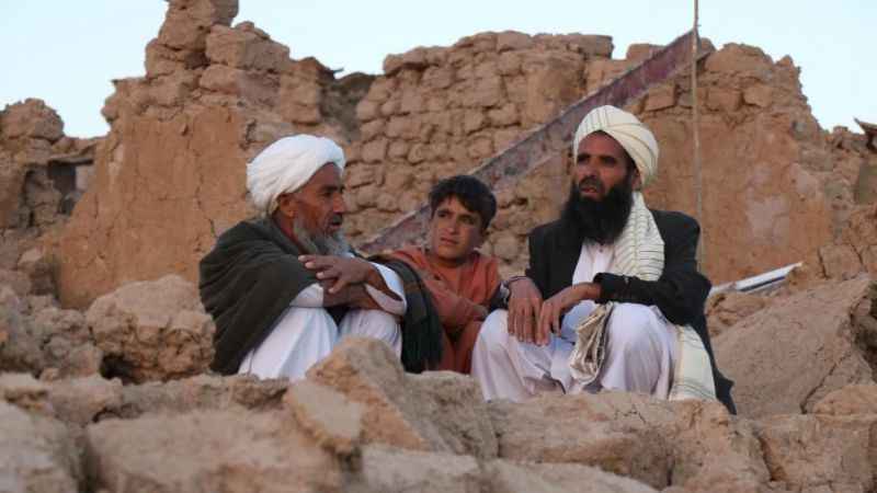 Afganistan’daki deprem can kaybı 2 bin 400’e yükseldi