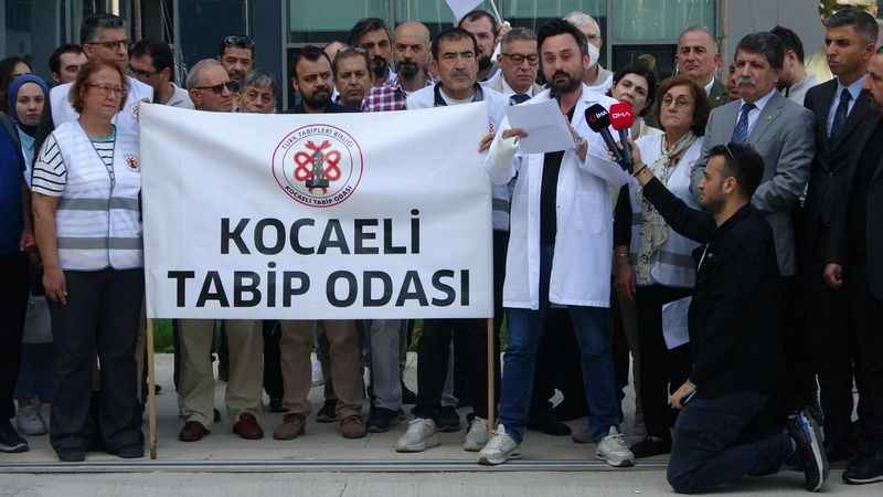 Feci şekilde darp edilen doktor dehşet anlarını anlattı Feci şekilde darp edilen doktor dehşet anlarını anlattı