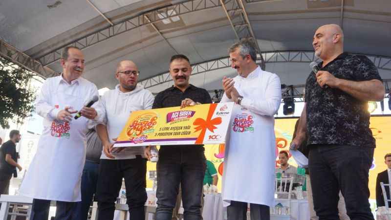 Ciğer Festivali'nde 'ağlatan' acı biber yarışması Ciğer Festivali'nde 'ağlatan' acı biber yarışması