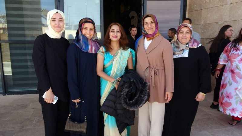 Hintli sanatçılar Yozgat’ın Çekerek ilçesine hayran kaldı Hintli sanatçılar Yozgat’ın Çekerek ilçesine hayran kaldı