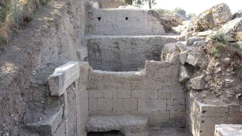 Antik kentte 2 bin 200 yıllık dükkan bulundu Antik kentte 2 bin 200 yıllık dükkan bulundu