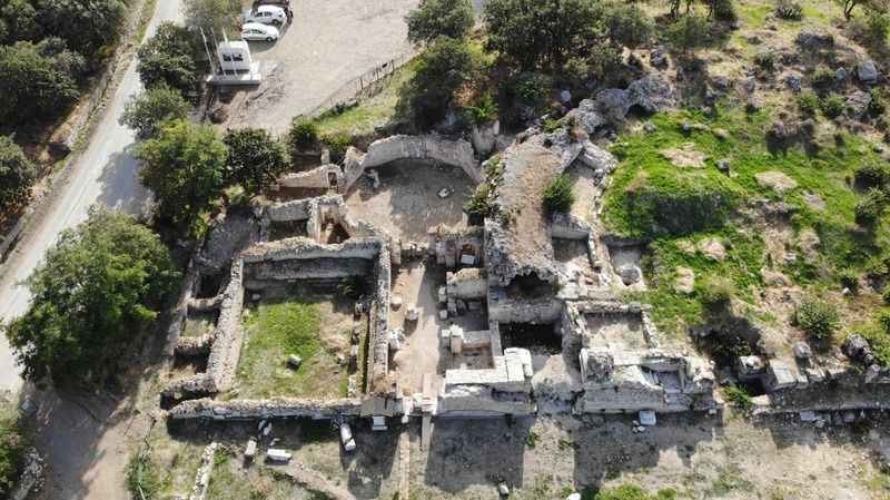 Antik kentte 2 bin 200 yıllık dükkan bulundu Antik kentte 2 bin 200 yıllık dükkan bulundu