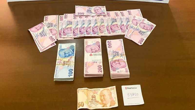 Karabük'te karı-kocayı dolandırılmaktan polis kurtardı
