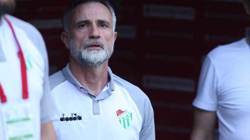 Bursaspor’un yeni teknik direktörü Murat Sözkesen oldu Bursaspor’un yeni teknik direktörü Murat Sözkesen oldu