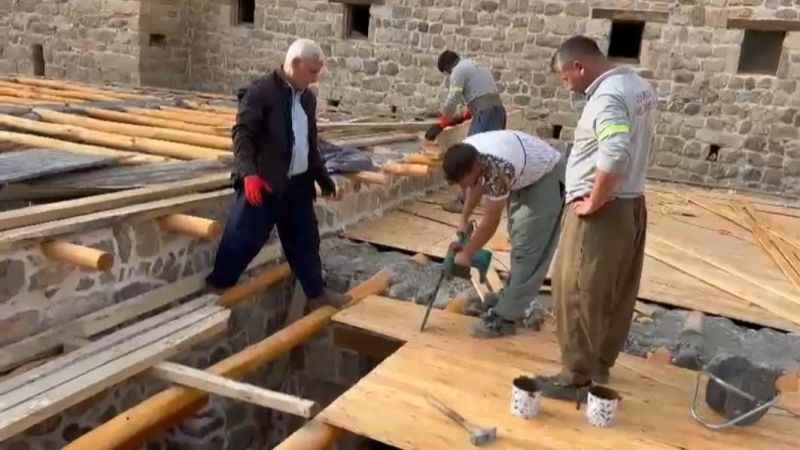 Çukurca'nın 400 yıllık kale evleri butik otel oluyor Çukurca'nın 400 yıllık kale evleri butik otel oluyor
