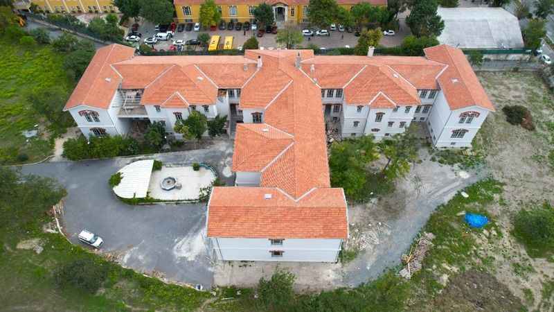 Yanan Balıklı Rum Hastanesi’nin restorasyonu devam ediyor
