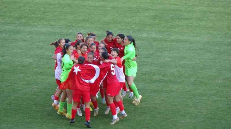 U17 Kadın Milli Takımı, Avrupa Şampiyonası’nda Estonya’yı 3-1 mağlup ederek A Ligi'ne yükseldi