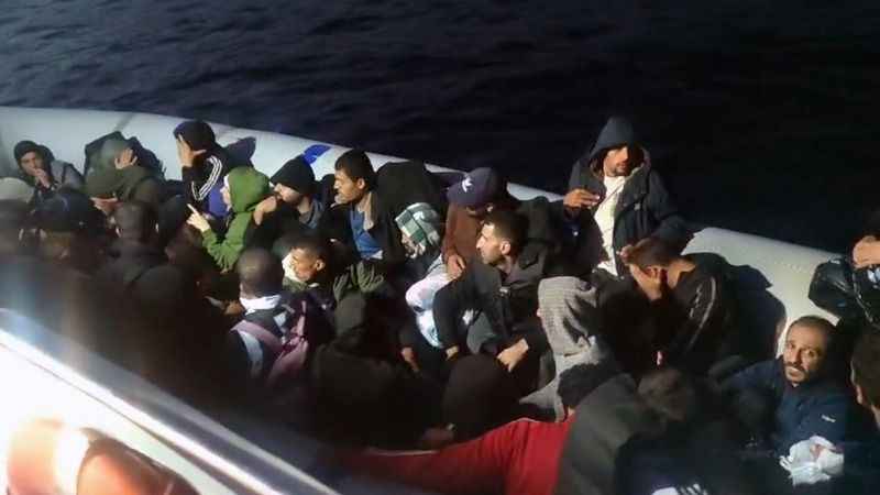 Yunanlılar geri itti, Türk Sahil Güvenlik kurtardı Yunanlılar geri itti, Türk Sahil Güvenlik kurtardı