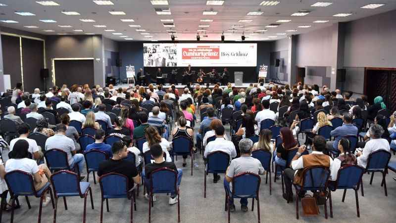 Mersin'de Cumhuriyet sempozyumu düzenlendi Mersin'de Cumhuriyet sempozyumu düzenlendi