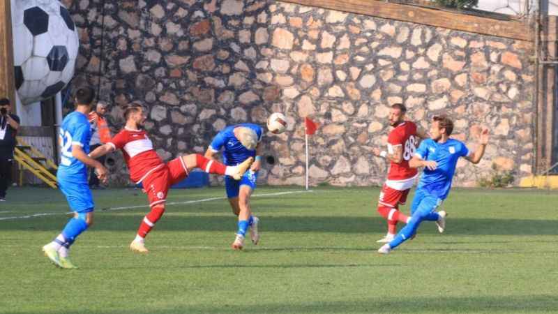 TFF 2. Lig: Belediye Derincespor: 0 - Karaman FK: 0