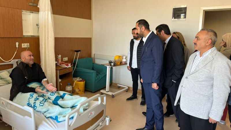AK Parti Ağrı Merkez İlçe Başkanı Ömer Tahtalı, hastaları ziyaret etti