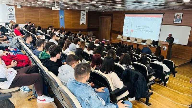 Edirne’de fen fakültesi, yeni öğrencileri için oryantasyon programı düzenledi