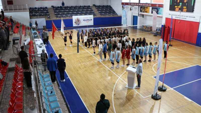 Düzce'de okul sporları açılış seremonisiyle başladı