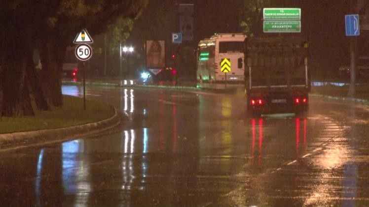  İstanbul Anadolu Yakası’nda sağanak yağış etkili oluyor