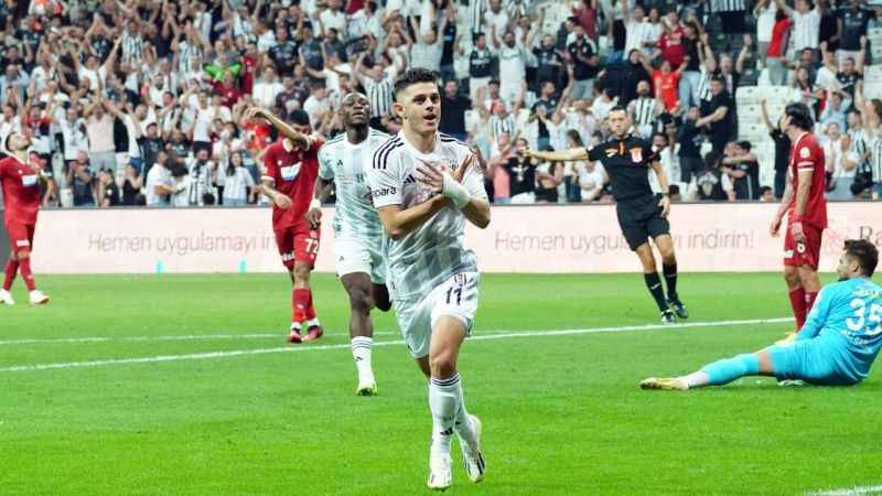 Beşiktaş’ta Burak Yılmaz’dan, derbide Rashica’ya özel görev Beşiktaş’ta Burak Yılmaz’dan, derbide Rashica’ya özel görev