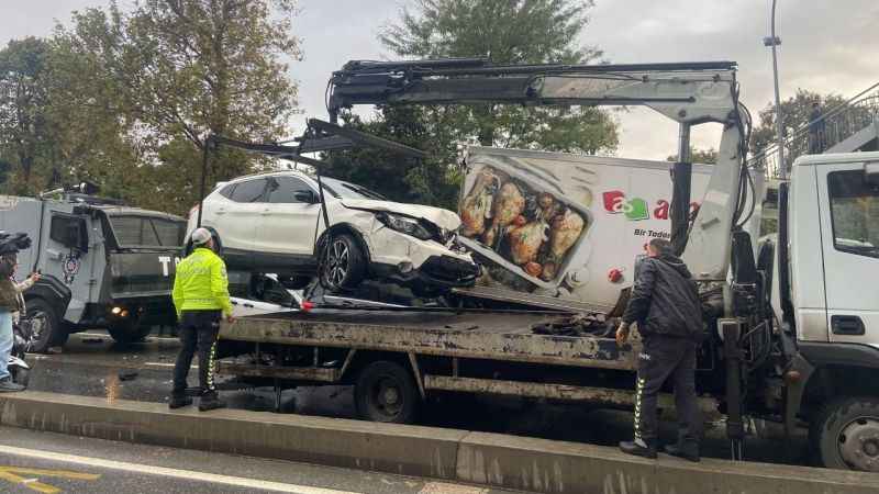 Üsküdar’da 14 araçlı zincirleme kaza: 1 yaralı