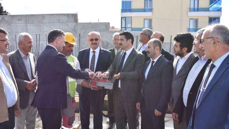 Karapınar'da hayırseverlerin katkılarıyla yaptırılan sağlık ocağının temeli atıldı