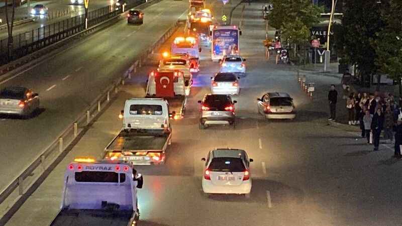 Kocaeli'de sürücüler İsrail'i protesto etti