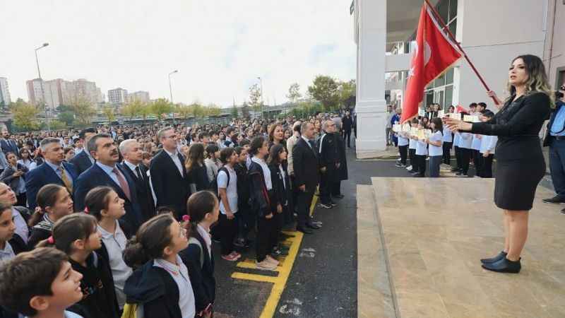 Erzincan’da Filistin için bayrak töreni ve saygı duruşu Erzincan’da Filistin için bayrak töreni ve saygı duruşu