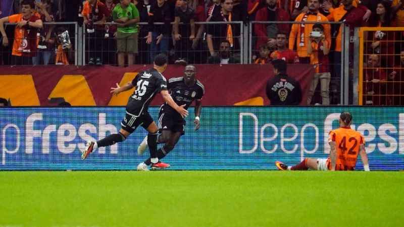 Chamberlain, ilk derbisinde golle tanıştı Chamberlain, ilk derbisinde golle tanıştı