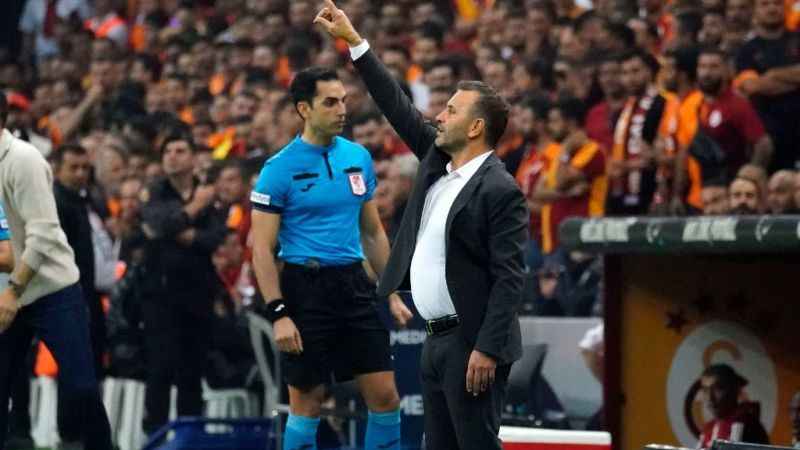 Okan Buruk, 4. derbi galibiyetini aldı Okan Buruk, 4. derbi galibiyetini aldı