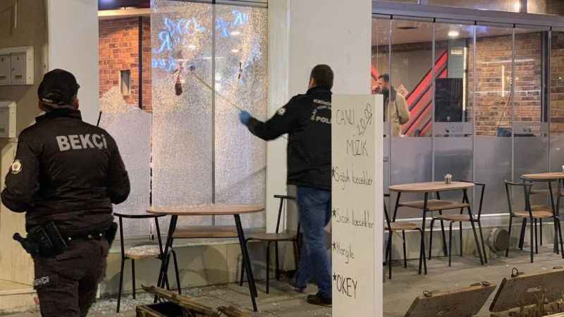 Sivas’ta kafeye silahlı saldırı Sivas’ta kafeye silahlı saldırı