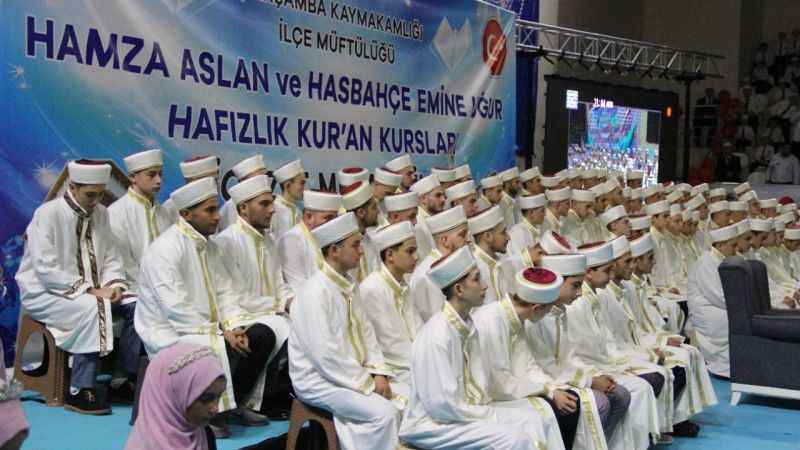 Çarşamba'da 102 Kur'an kursu öğrencisi için icazet töreni düzenlendi Çarşamba'da 102 Kur'an kursu öğrencisi için icazet töreni düzenlendi