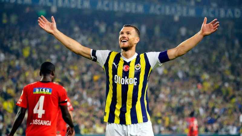 Edin Dzeko, Süper Lig’de gol sayısını 7’ye çıkardı Edin Dzeko, Süper Lig’de gol sayısını 7’ye çıkardı