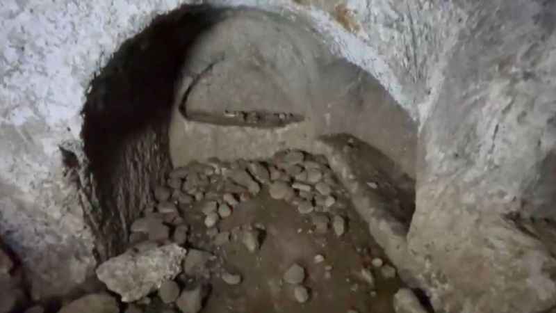 Yol yapımı sırasında yer altı şehri ortaya çıktı Yol yapımı sırasında yer altı şehri ortaya çıktı