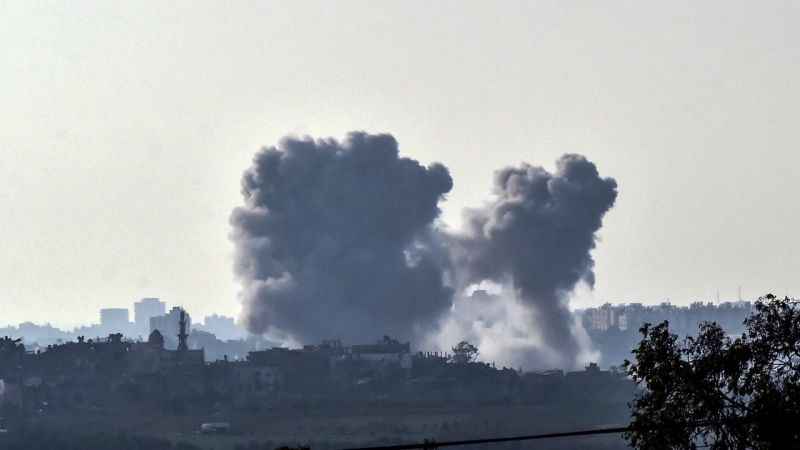 İsrail’in Gazze’ye yoğun hava saldırıları devam ediyor