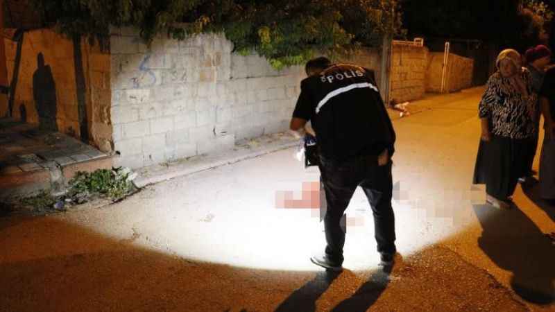 Adana’da dönerci dükkanında baba ve oğluna kurşun yağdırdılar