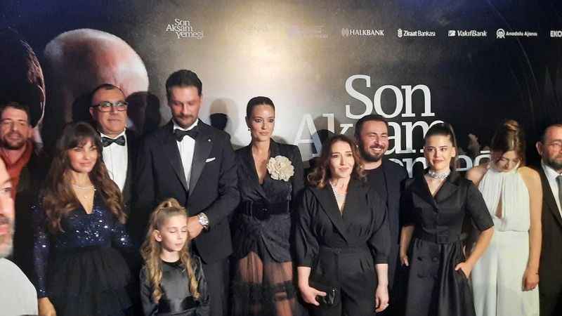 "Son Akşam Yemeği" filminin gala gösterimine yoğun ilgi