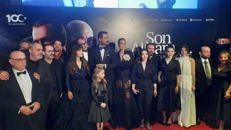 "Son Akşam Yemeği" filminin gala gösterimine yoğun ilgi