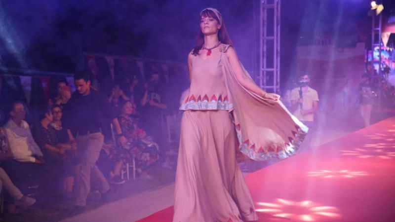 Mersin'de 'Kilikya'dan Cumhuriyet'e kıyafetler büyüledi